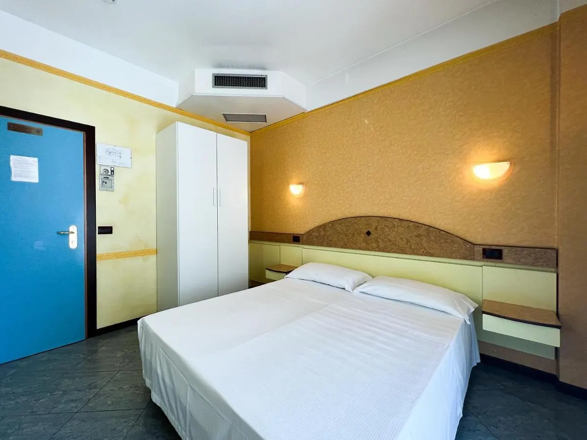 Hotel Soleblu リミニ