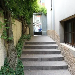 https://gambara-guests-house.italymilanhotels.net